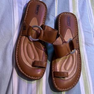 Born sandals
